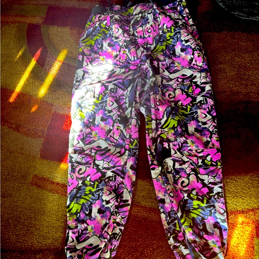 Cute cargo pants graphic graffiti kinda look